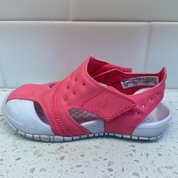 Jordan Baby Girls Neon Pink Water Sandal - Size 5C - Picture 10 of 13